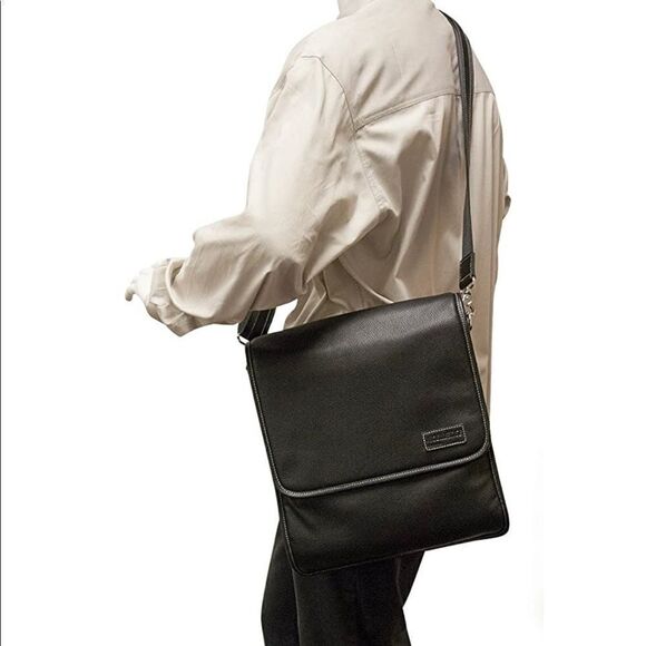 Mobile Edge Tech 14.1-Inch Messenger Bag - Picture 3 of 9